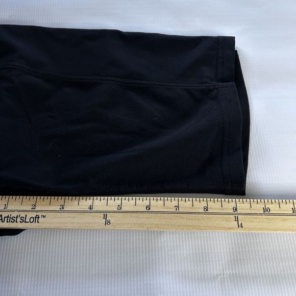 Athleta XS 9 inch Biker Shorts with pockets black - Picture 6 of 9